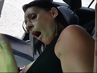 Milf porca viene scopata dal suo meccanico amateur big cock big tits video