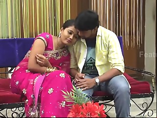 Gorgeous Aunty in Saree amateur indian milf video